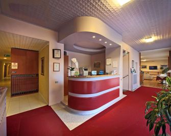 Hotel Cristallo Brescia - ברשיה - דלפק קבלה