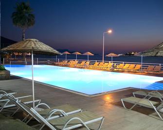 Greenport Bodrum Hotel - Bodrum - Piscina