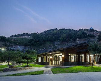Floral Hotel Youyou Valley Homestay Forest Park Xiushuitan - Rizhao - Building