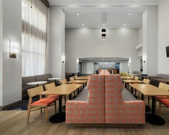 亞瑟港漢普頓酒店及套房 - 阿瑟港(德克薩斯州) - 餐廳