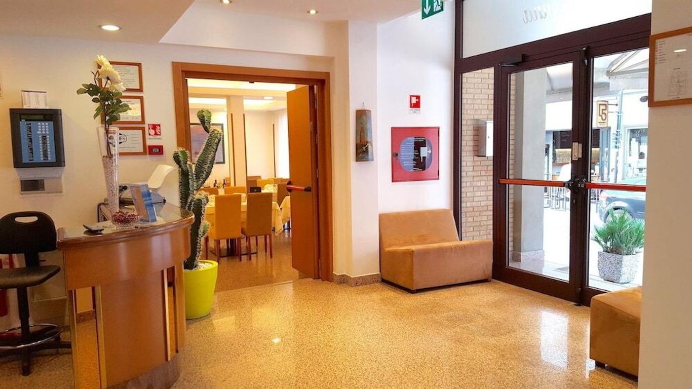 Hotel Anna