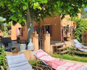 Charming XVIIth century bastide, swimming pool on 4000m2 of enclosed land. - Cabriès - Innenhof