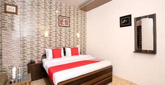 OYO 11912 Hotel Nav Classic - Ludhiāna - Bedroom