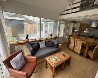 Ferienhaus in Stavenisse mit Garten, Grill und Terrasse - Stavenisse - Wohnzimmer