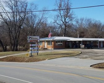 Windsor Crossroads Motel - Windsor - Building