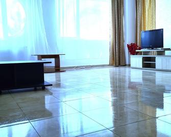 Mamaia Sammerland Apartament 3 Camere - Constanţa - Living room