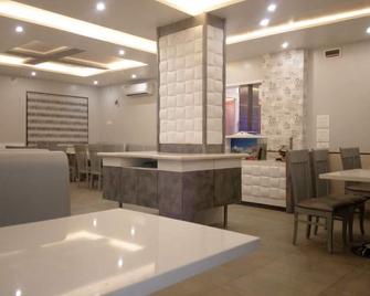 Hotel Pushpak Park - Osmanabad - Restaurant