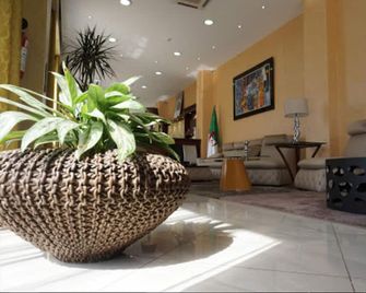 Maraval Hotel Oran - Orán - Recepción