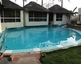 Bay Leaf Ayurveda Spa and Resort - Visakhapatnam - Pool