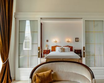 Hotel L'abbaye - Saint-Cyprien - Bedroom