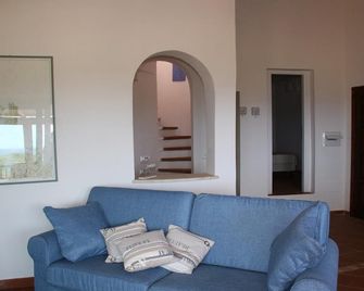 Sea View & Breathtaking Landscape at Charming Cosy House, Porto Cervo 2km - Arzachena - Living room