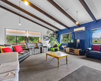 Manowhenua Lodge - National Park Village
