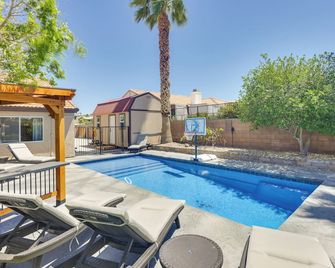 Lovely Bullhead City Retreat w/ Patio & Grill! - Bullhead City - Pool