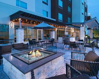 TownePlace Suites by Marriott Stafford Sugar Land - Stafford - Патіо