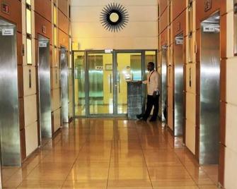 Condo fronting Shangrila Mall along Shaw - Mandaluyong - Lobby