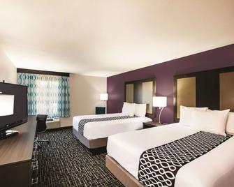 La Quinta Inn & Suites by Wyndham Walker - Denham Springs - Walker - Bedroom