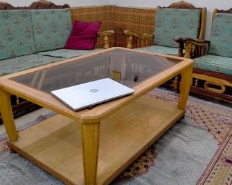Five Giants Lahore Homestay - Lahore - Receptie
