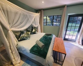 Fawlty Towers Accommodation & Activities - Livingstone