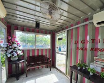 OYO 90410 D'geting Beach Resort - Kota Bharu - Recepción