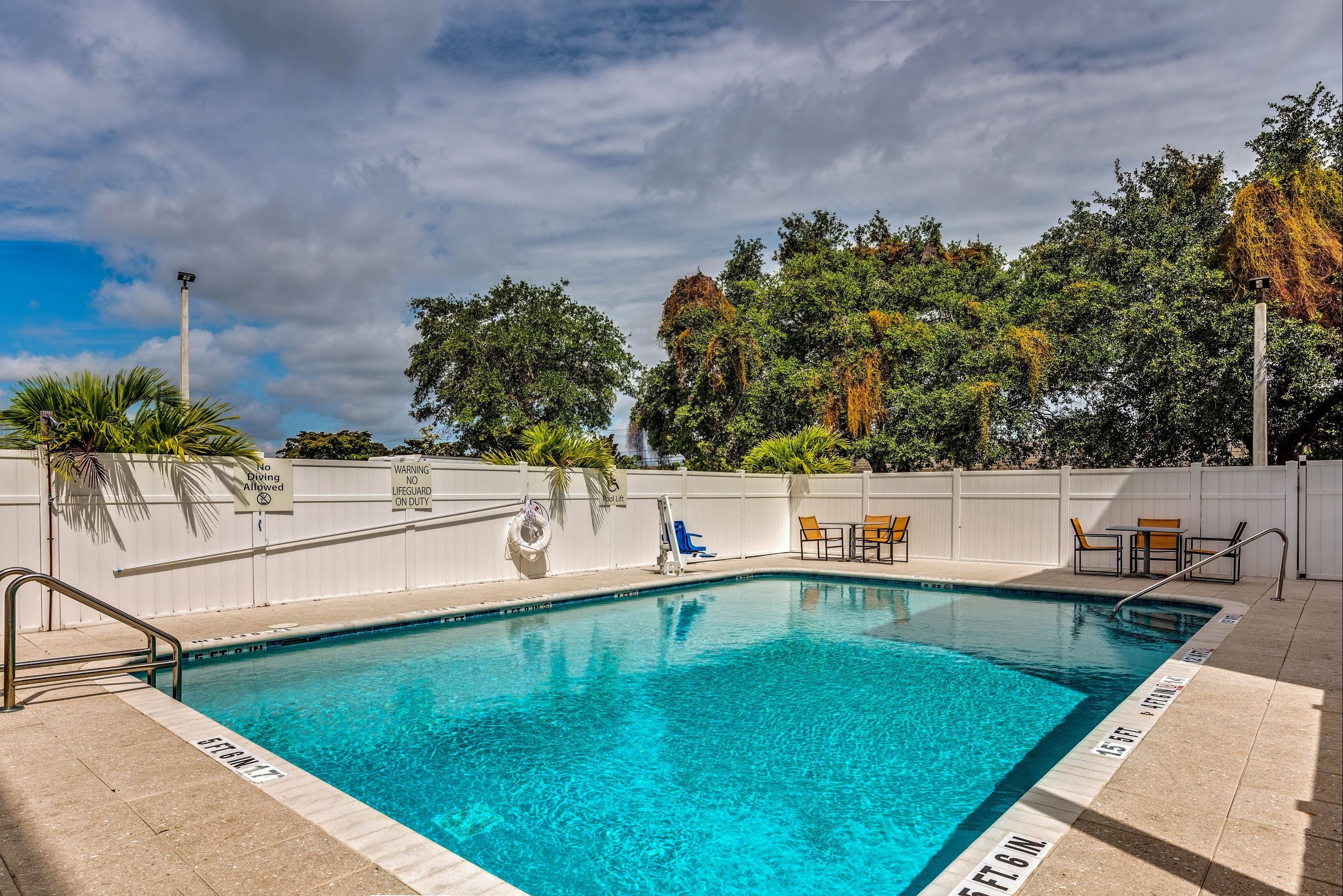 Holiday Inn Express & Suites Boynton Beach West By IHG