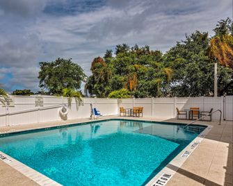 Holiday Inn Express & Suites Boynton Beach West By IHG - Boynton Beach - Piscine