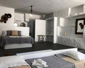 Aqua Bay Beachfront Studios Agia Kyriaki Beach, Milos - Agia Kiriaki