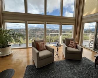 Marin's Best View of the SF Bay Area - San Anselmo - Living room