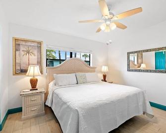 Uptown Cottage - Walk to the Beach and Restaurants - Cocoa Beach - Habitación