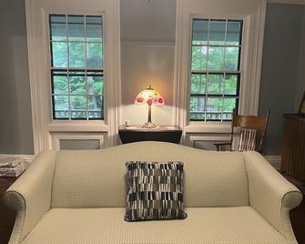 Highland Bed & Breakfast - Meadville - Rezeption