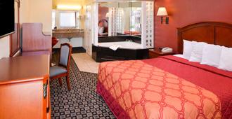 Americas Best Value Inn & Suites San Bernardino - סן ברנרדינו - חדר שינה