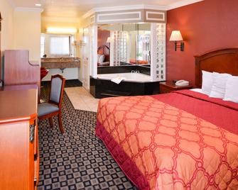 Americas Best Value Inn & Suites San Bernardino - San Bernardino - Bedroom