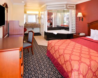 Americas Best Value Inn & Suites San Bernardino - San Bernardino - Bedroom