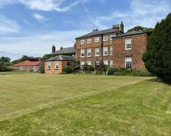 Rowley Manor - Cottingham - Budova