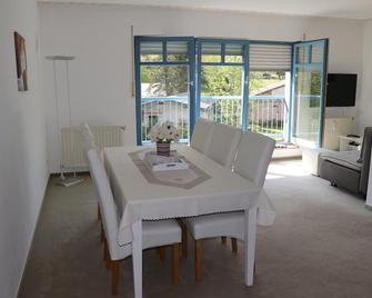 FeWo Oberhof - Tiefgarage und Parkplatz inklusive - Oberhof - Yemek odası