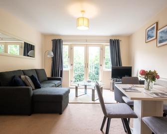 Apartment 4 - Worksop - Living room