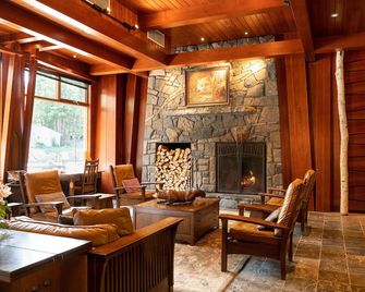 Rockies Room with Access to Grotto Hot Pools! - Banff - Lounge