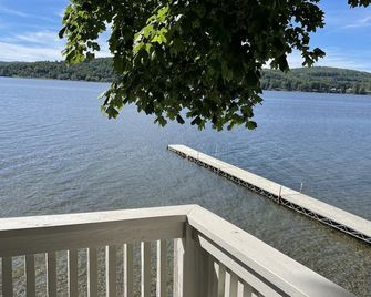 Breezy Point -New construction, amazing waterfront, apartment on Canadarago Lake - Richfield Springs - Balkon