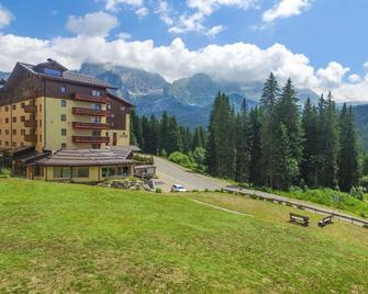 Carlo Magno Hotel Spa Resort - Madonna di Campiglio - Building