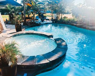 Tropical Resort Style Compound - Dickinson - Pool