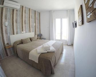 Hostal Del Mar - Tossa de Mar - Makuuhuone