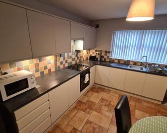 Laurelbrook Town House - Magherafelt - Кухня
