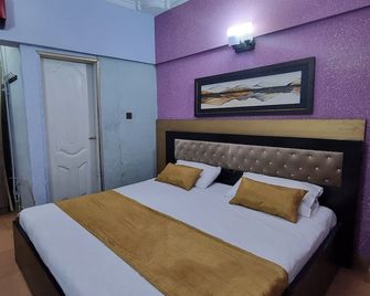 Luxury one bedroom appartment with kitchen - Karachi - Bedroom