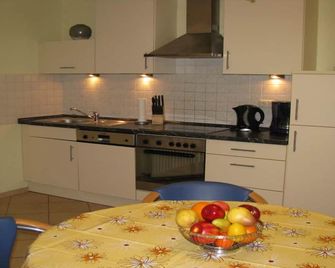 Apartment Schlosspark EG in a great location - Trier - Kitchen