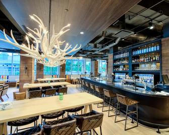 إن آت ذا فوركس - وينيبيغ - بار