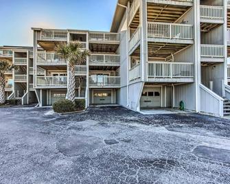 Condo with Pool Access - Walk to Beach! - Carolina Beach - Building