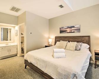 Golf Villa Near Sunset Beach and Intracoastal! - Sunset Beach - Bedroom