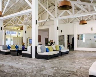 Royal Beach Hôtel - Ambatoloaka - Lobby