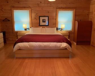 Lake View Chalet in Alpine Lake Resort - Terra Alta - Bedroom