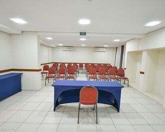 Nobile Inn Executive Ribeirão Preto - Ribeirão Preto - Sala de reuniões