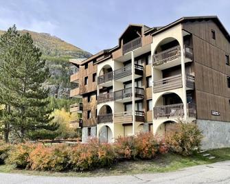 Nice 37m near the center of La Salle-les-Alpes - La Salle-les-Alpes - Building